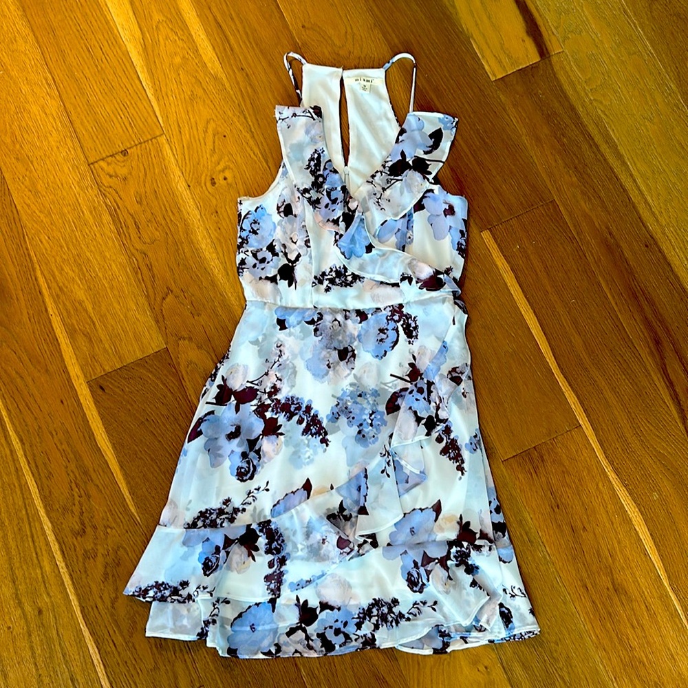 NWOT, Beautiful floral dress, Miami, Size M